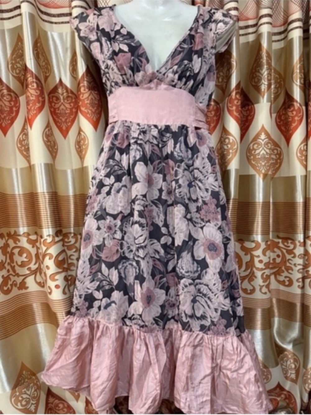 Silk Maria Bianca Nero Small Flutter Sleeve Dress